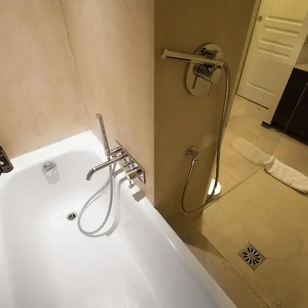 Bluestay 19 - A 11 Paris