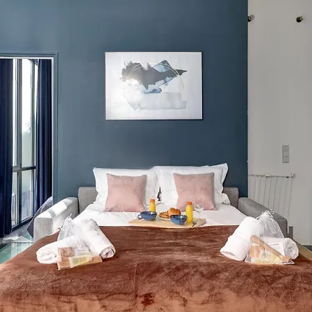 Bluestay 19 - A 11 * Paris